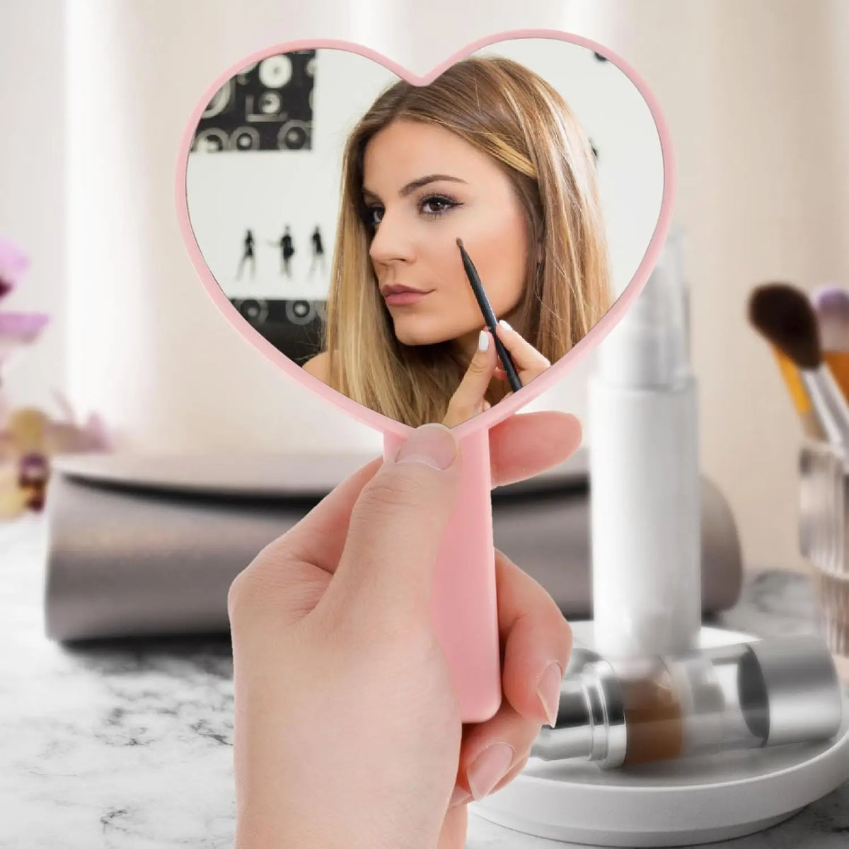 Heart-Shaped HD Eyelash Inspection Mirror | Handheld Vanity Handheld Vanity Mirror QXL