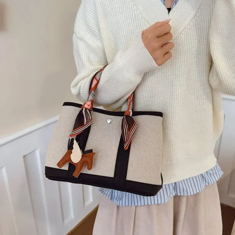 Elegant Ladies Vintage Leather Messenger Bag | Classic Style Ladies Messenger Bag QXL
