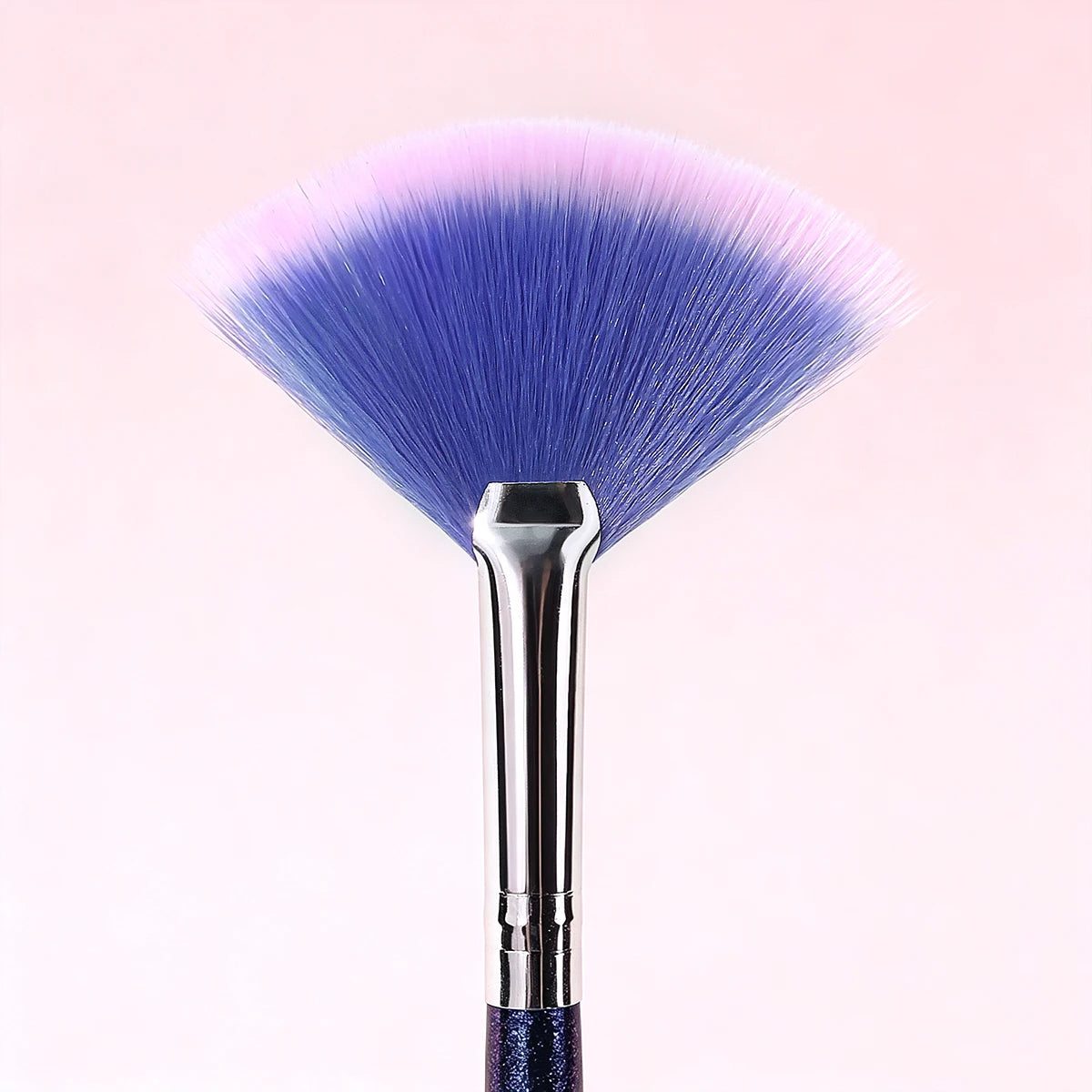KOSSHOW Fan Highlight Brush & Makeup Puff 2-Piece Set Makeup Brush Set QXL