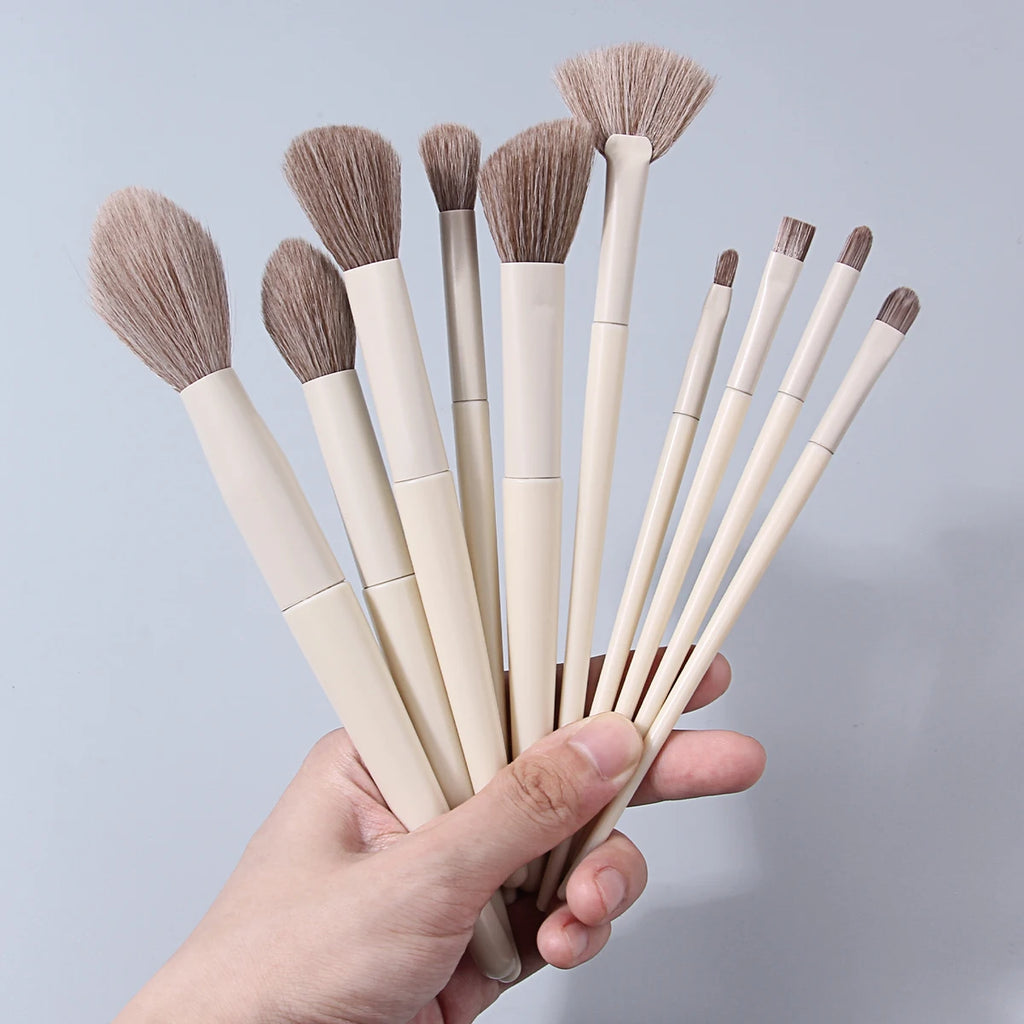 KOSSHOW 14-Pc Beige Makeup Brush Set with Case & Puffs Makeup Brush Set QXL