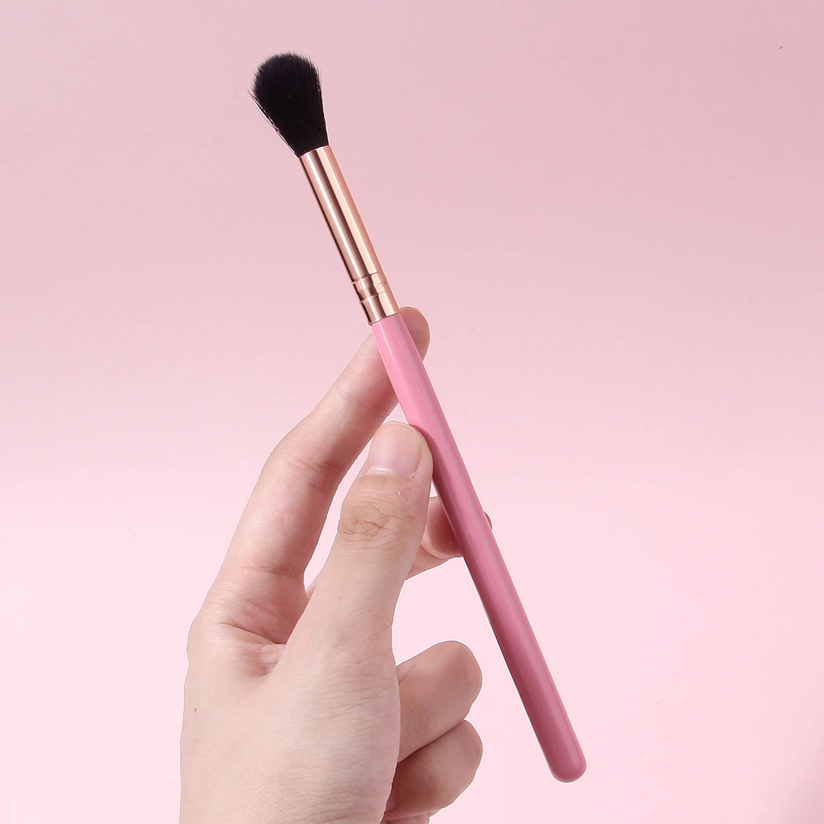 KOSSHOW Highlighter Makeup Brush | Soft Fluffy Blending Highlighter Makeup Brush QXL