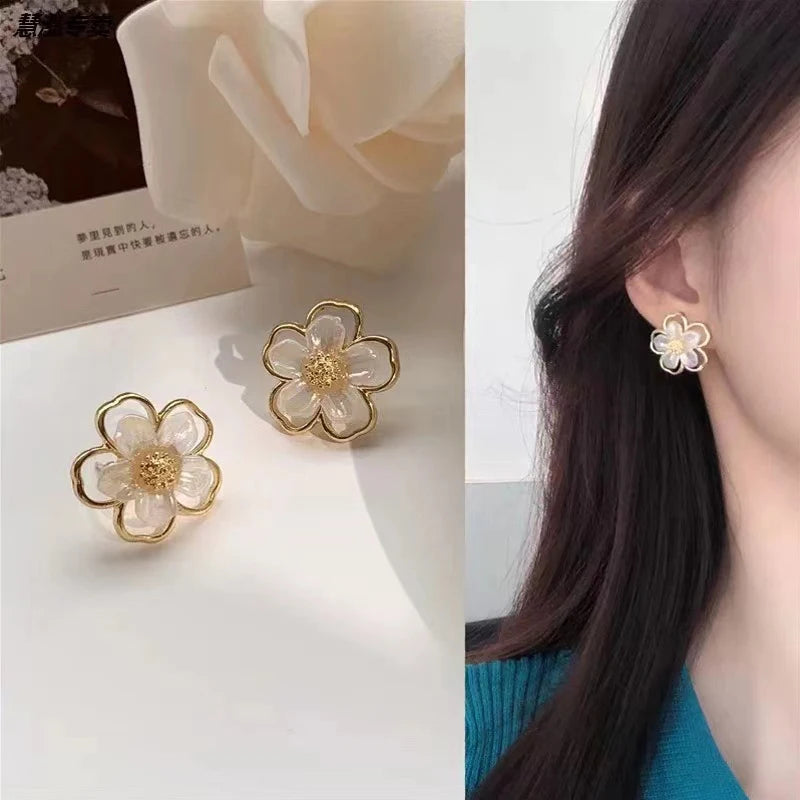 Crystal Pearl Floral Stud Earrings | Korean Style Jewelry Stud Earrings QXL