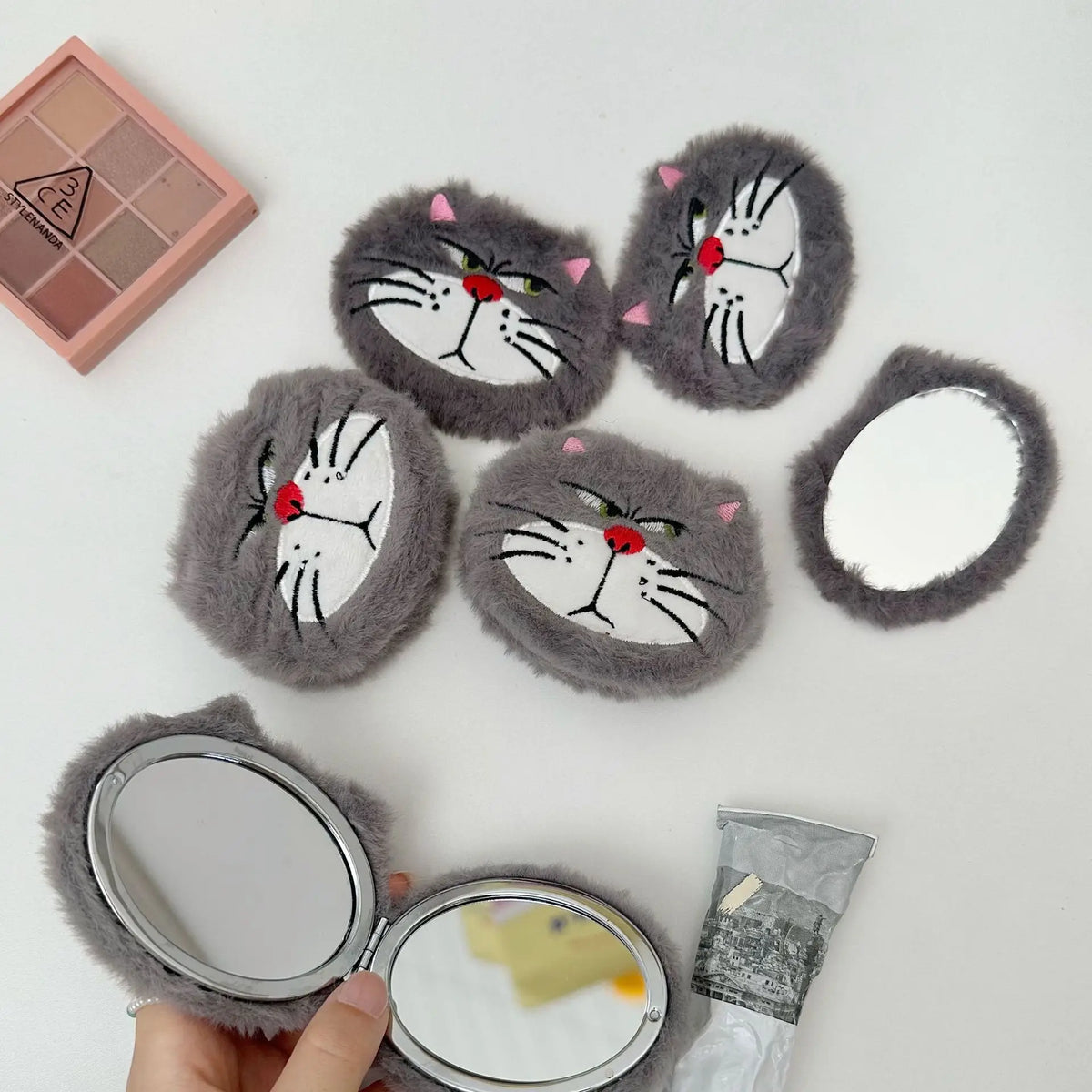 Cartoon Plush Double-Sided Compact Mirror with Magnification Compact Makeup Mirror QXL