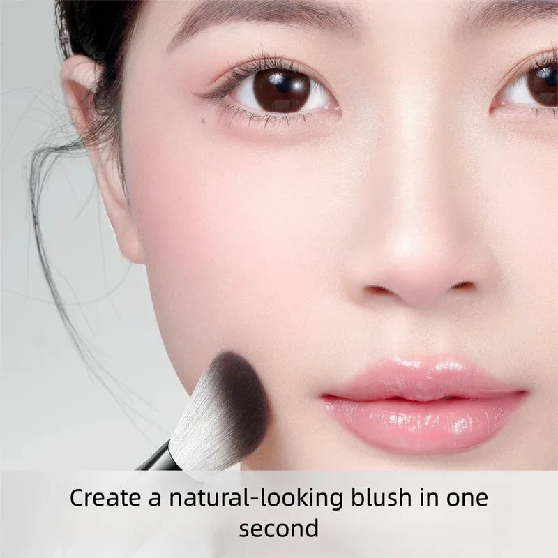 Slope Pointed Blush Brush – Ultra-Soft Synthetic Blending Blush Brush QXL