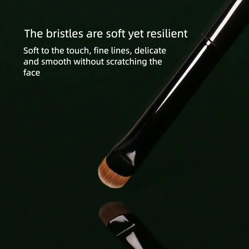 M41 Crescent Sickle Eyeliner Brush | Ultra-Fine Precision Tip Eyeliner Brush QXL