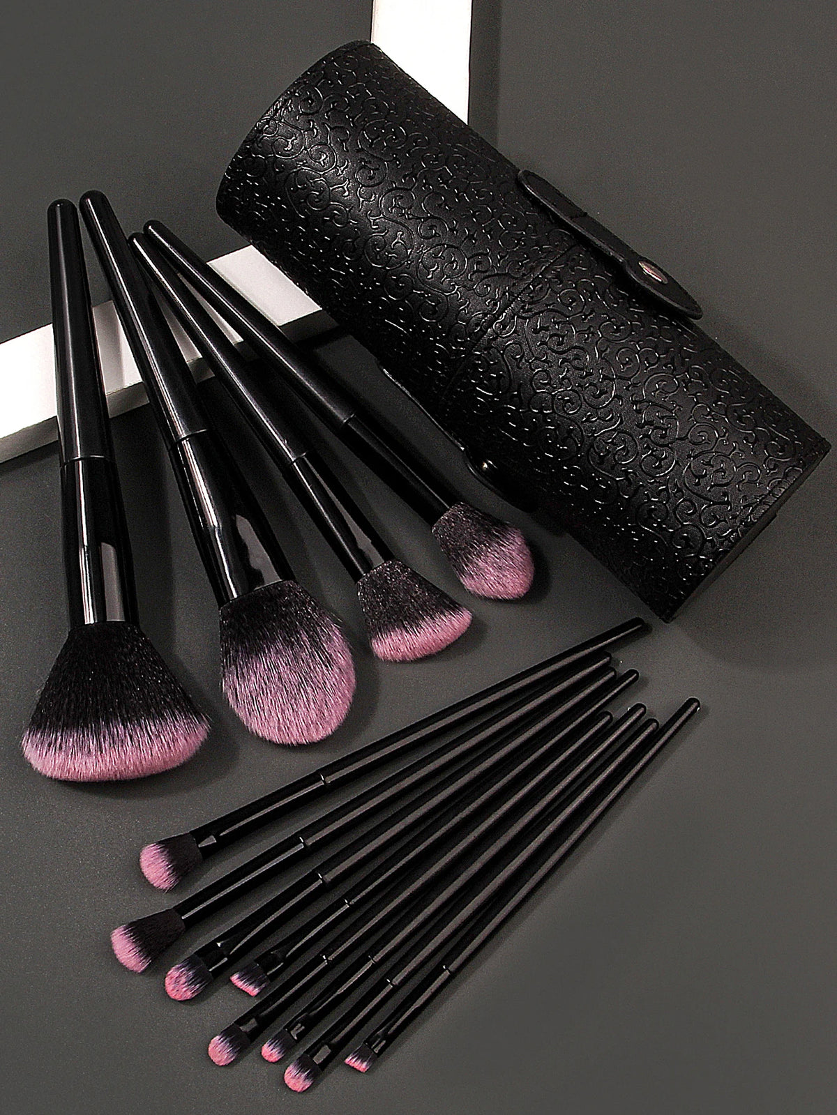 26-Pc Makeup Brush & Sponge Set with Storage | KOSSHOW Makeup Brush Set QXL