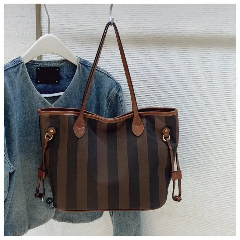 Minimalist Crossbody Handbag for Women | Vintage Letter Logo Crossbody Handbag QXL