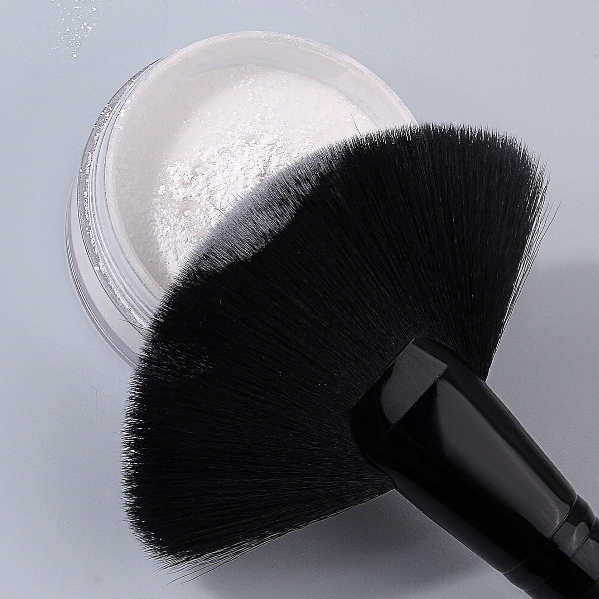 KOSSHOW Fan Highlighter Brush – Ultra-Soft Nylon, Wood Handle Fan Highlighter Brush QXL