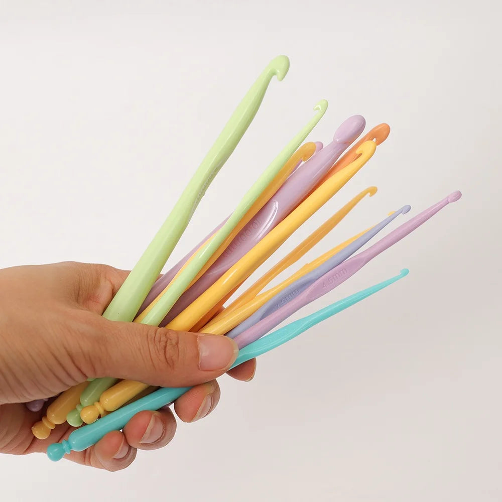 12-Piece Crochet Hook Set 2–10mm | Colorful Plastic Knitting Crochet Hook Set QXL
