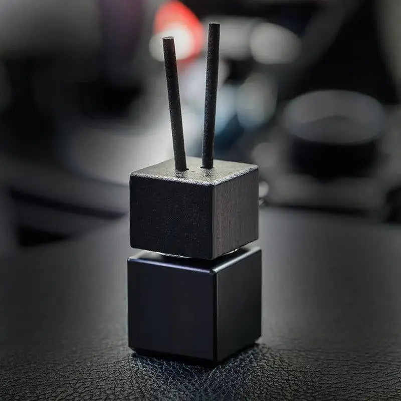 8ml Square Glass Car Aromatherapy Pendant | Air Freshener Bottle Car Aromatherapy Diffuser QXL A3