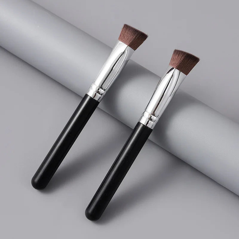Triangle Concealer & Foundation Brush | Liquid Cream Blending Concealer Makeup Brush QXL