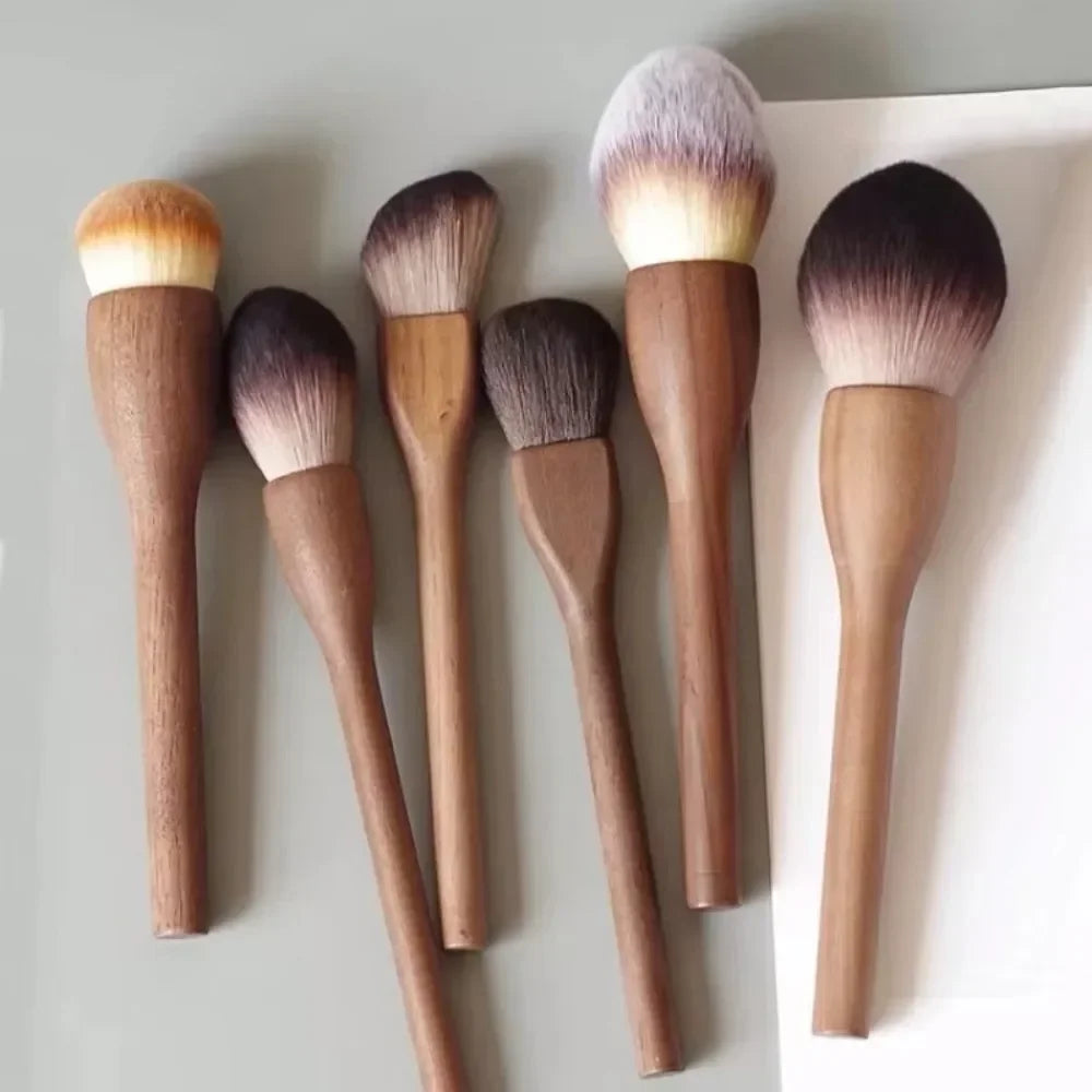 Retro Walnut Wood Handle Makeup Brush | Soft Synthetic Makeup Brush QXL