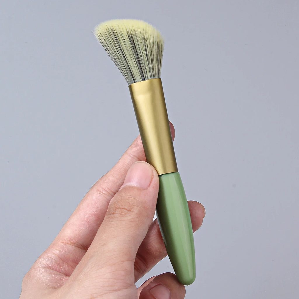 KOSSHOW Curved Slant Blush Brush | Bronzer & Contour Blush Makeup Brush QXL
