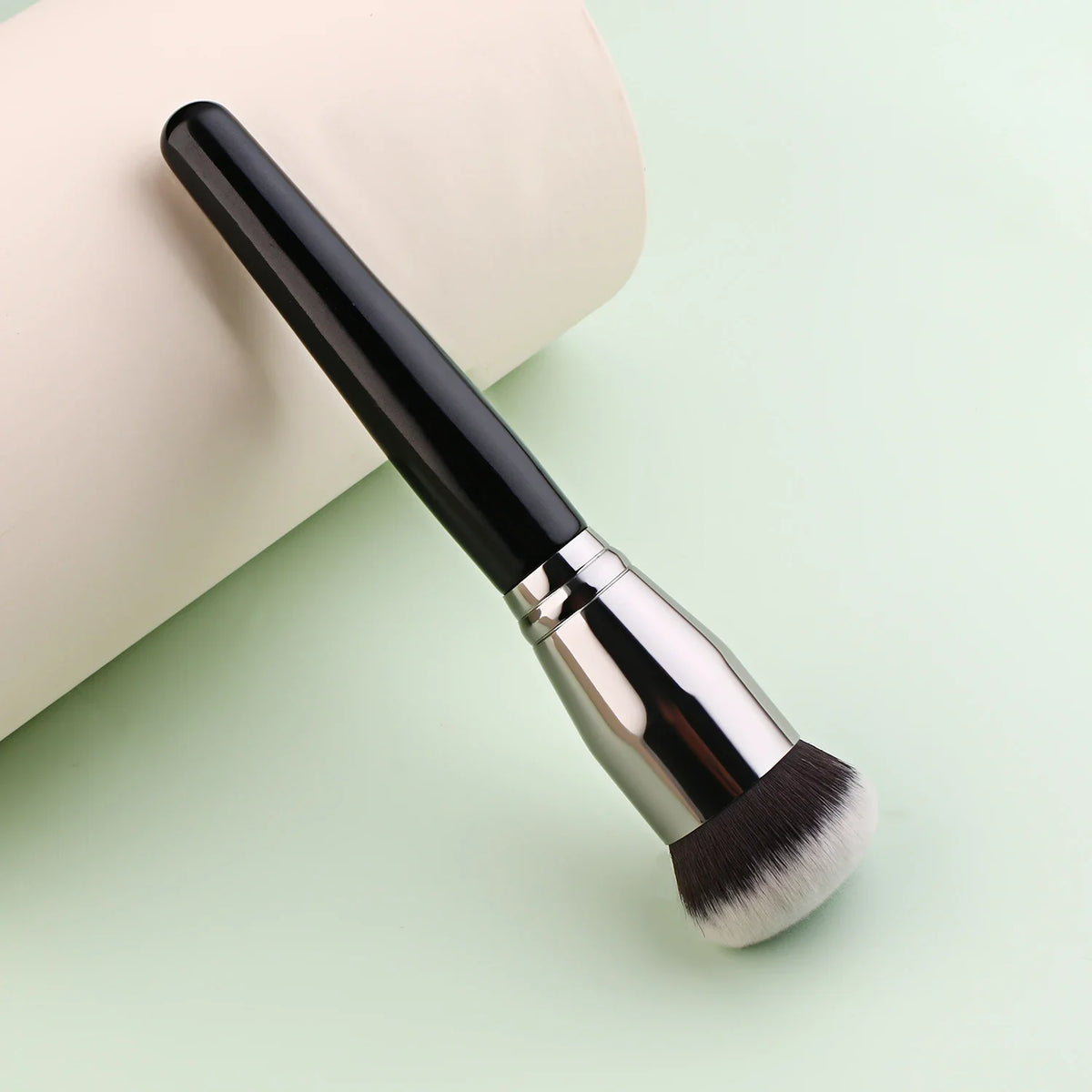 Black Synthetic Foundation Buffing Makeup Brush | FIREFLIES Foundation Makeup Brush QXL