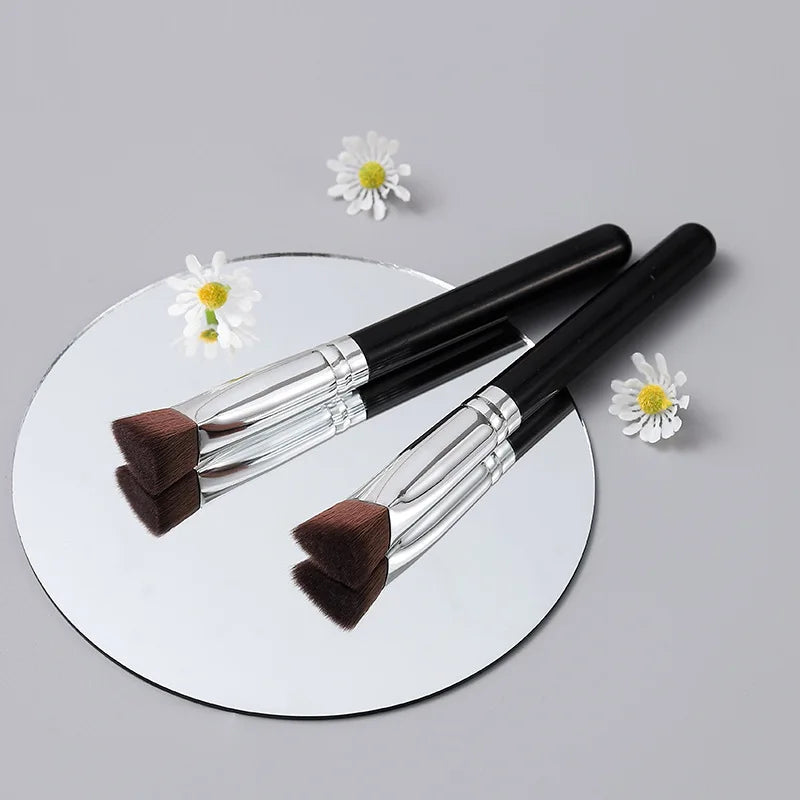Triangle Concealer & Foundation Brush | Liquid Cream Blending Concealer Makeup Brush QXL