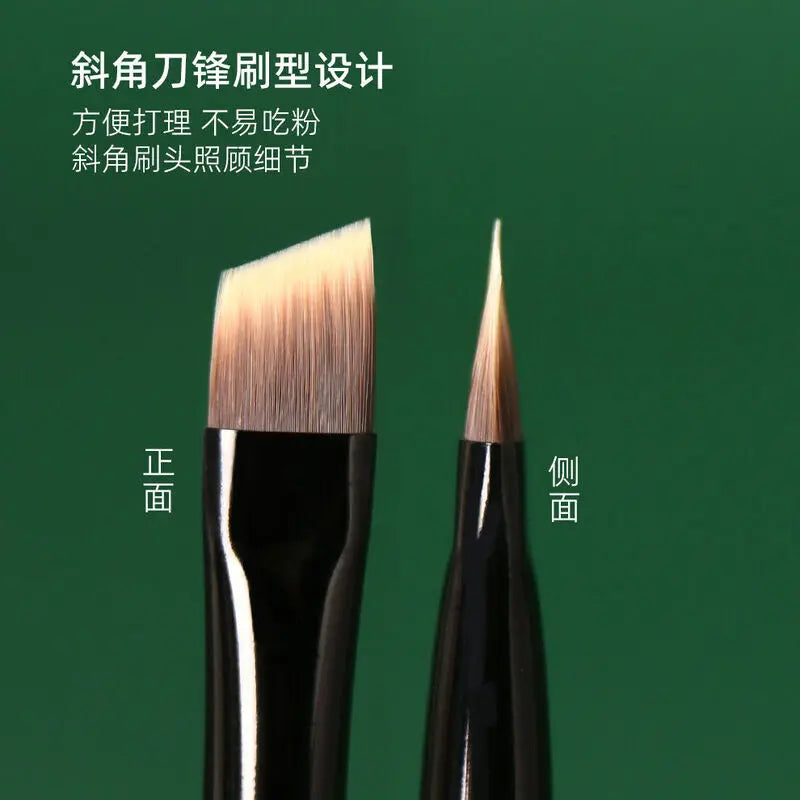 M62 Angled Flat-Head Concealer Brush | Seamless Blending Concealer Brush QXL