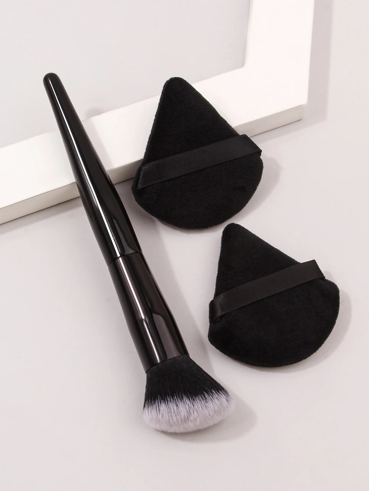 KOSSHOW Angled Blush Brush & Makeup Puff Set – 3 Piece Makeup Brush Set QXL black