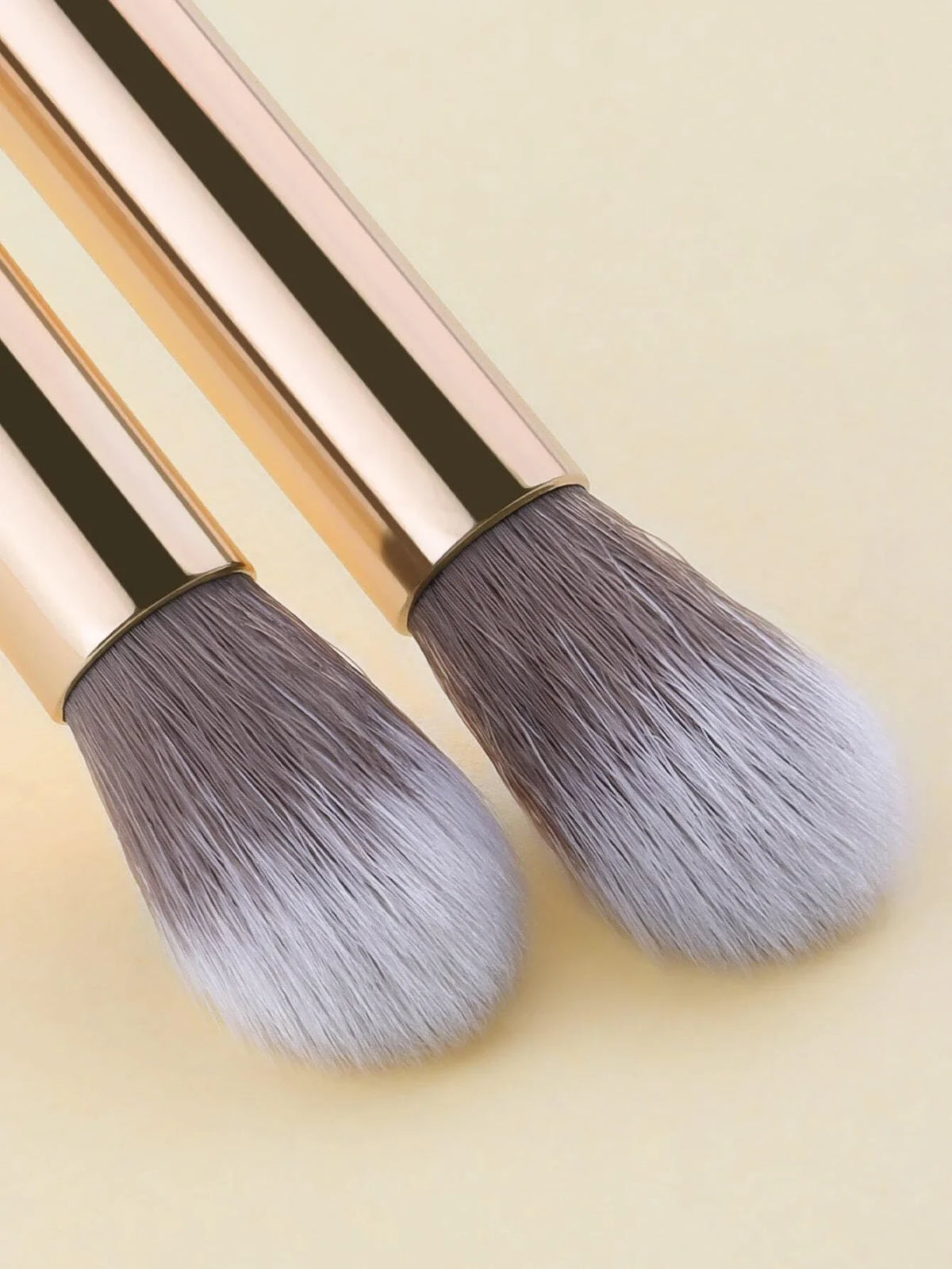 2-Piece Eye Socket Blending Makeup Brushes – Wool Fiber Eye Blending Brush Set QXL