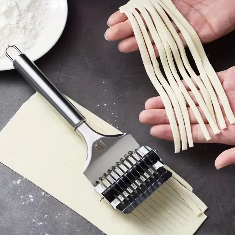 Stainless Steel Hand-Held Noodle Cutter & Press Tool Noodle Cutter Tool QXL 1pc