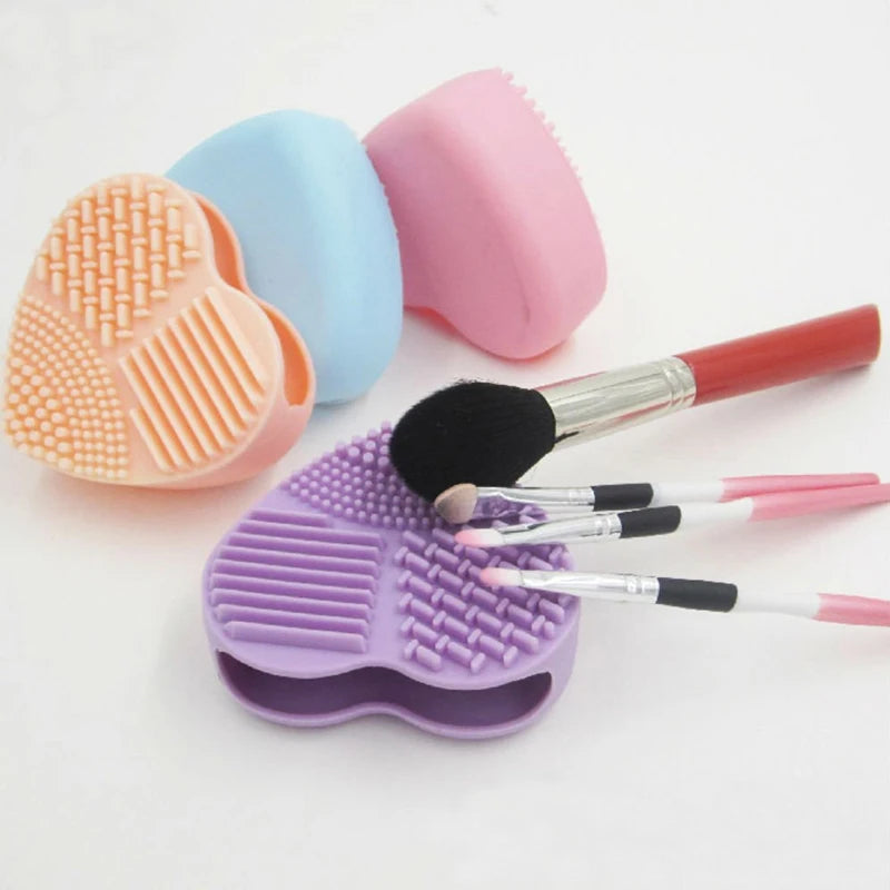 Heart-Shaped Silicone Makeup Brush Cleaning Mat | Portable Brush Cleaning Mat QXL