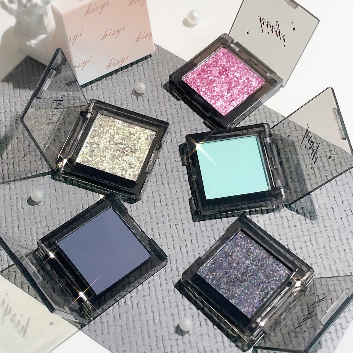HISYI Dark Magic Monochrome Eyeshadow – Glitter & Matte Eyeshadow Powder QXL