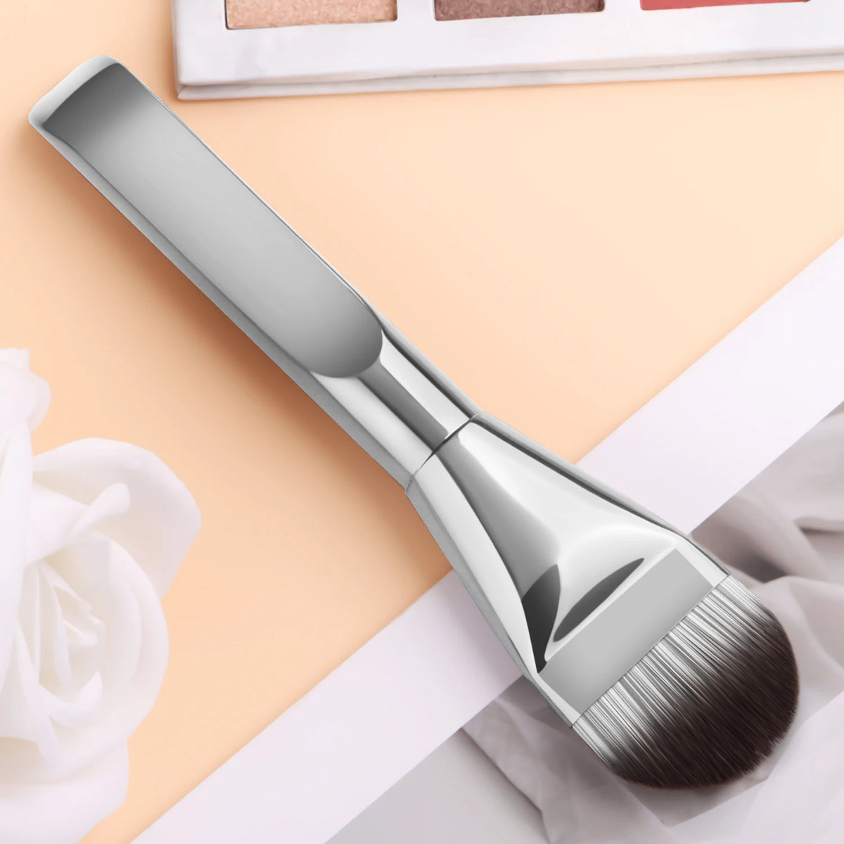 Flat Head Foundation Brush | Soft Synthetic Streak-Free Finish Foundation Makeup Brush QXL