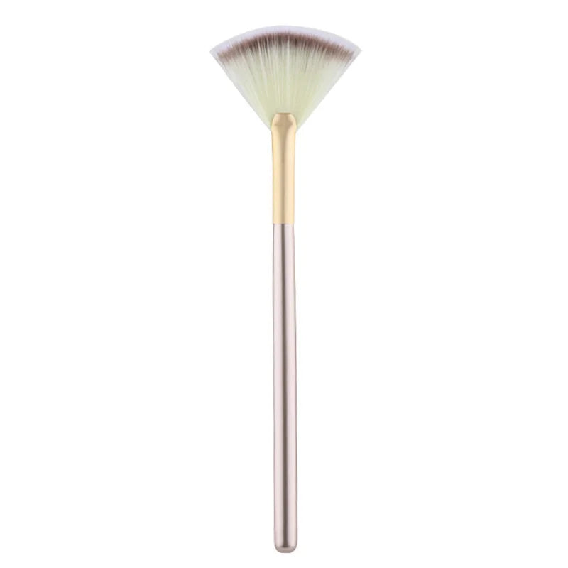 Soft Fan Makeup Brush – Highlighter, Blush & Bronzer Fan Makeup Brush QXL style 4