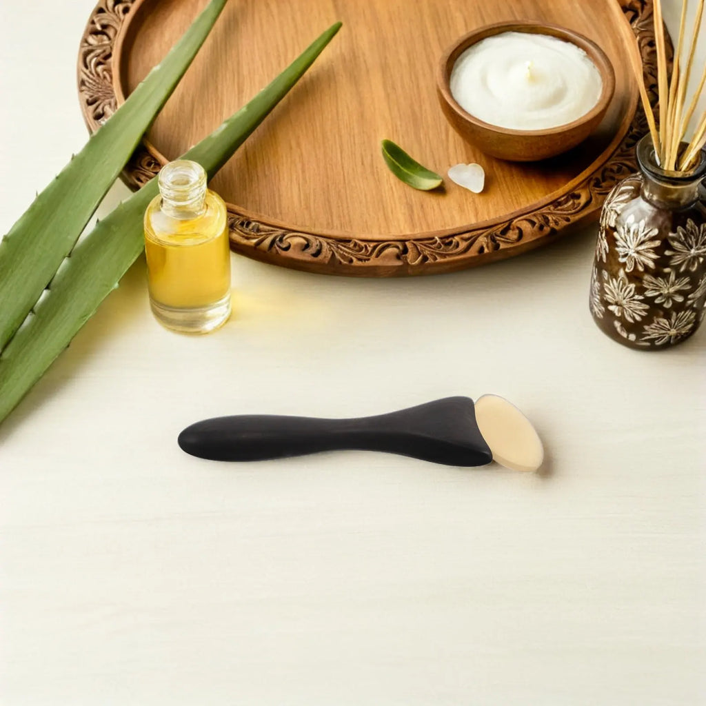 Sandalwood Gua Sha Eye Roller & Facial Massager Tool Gua Sha Facial Tool QXL