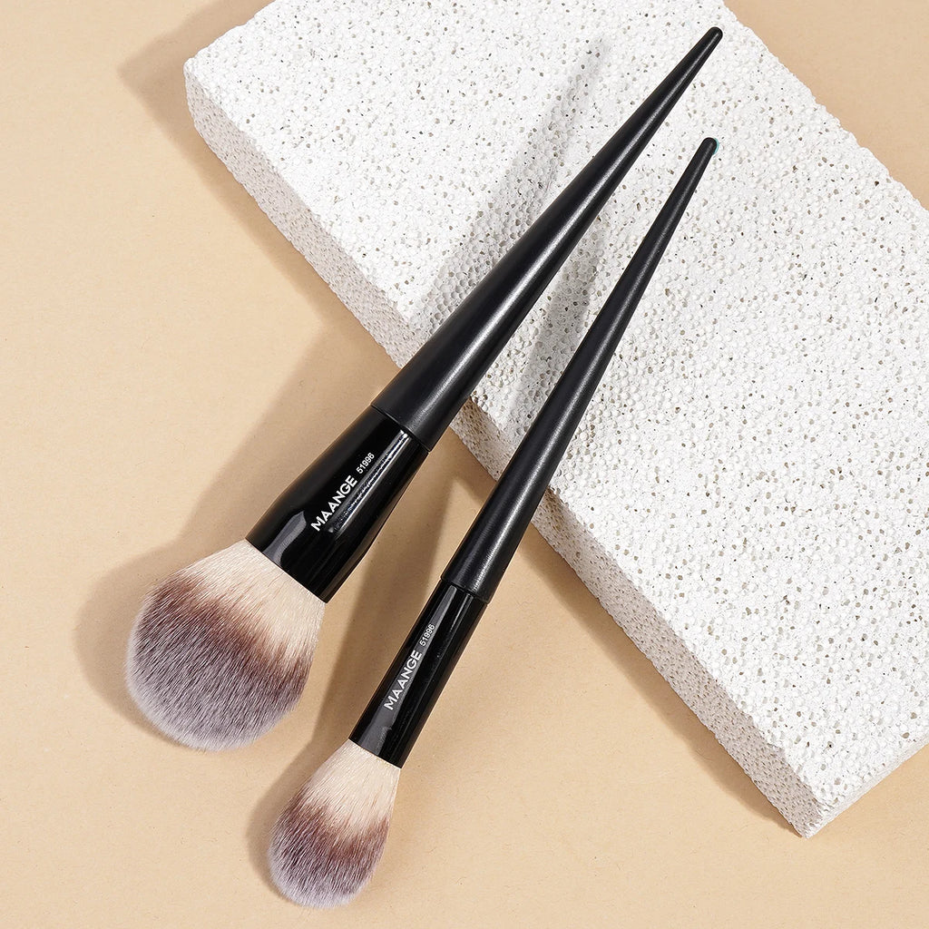 MAANGE 2-Pc Soft Synthetic Makeup Brushes – Powder & Contour Makeup Brush Set QXL