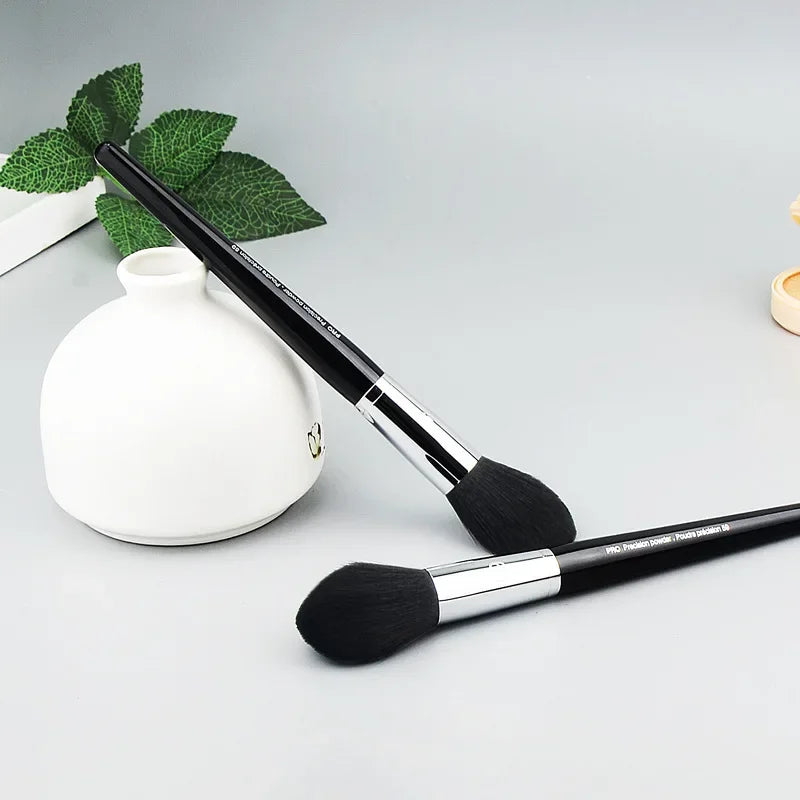 Large Flame Shape Powder & Blush Brush – Synthetic Hair SP59 Powder Makeup Brush QXL