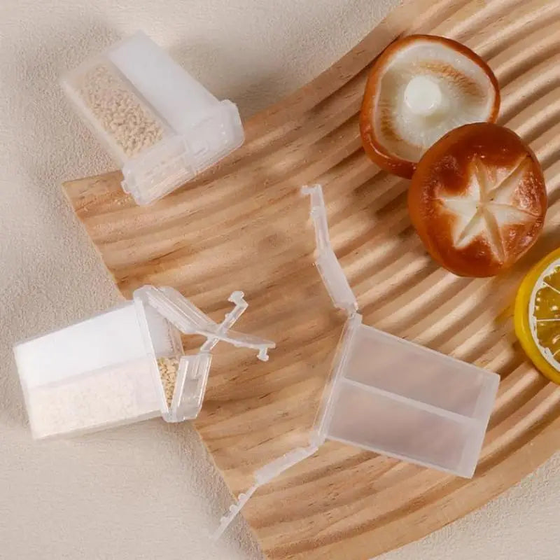 2-in-1 Camping Spice Shaker | 2-Compartment Seasoning Jar Camping Spice Shaker QXL