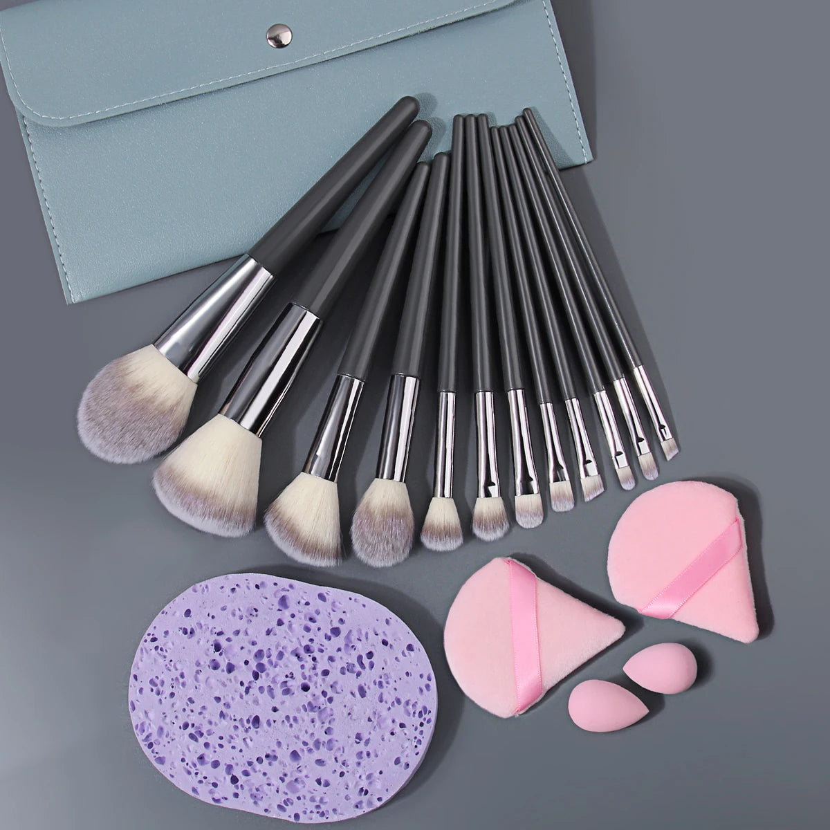 18-Pc Makeup Brush Set with Sponge, Puff & Storage Bag Makeup Brush Set QXL