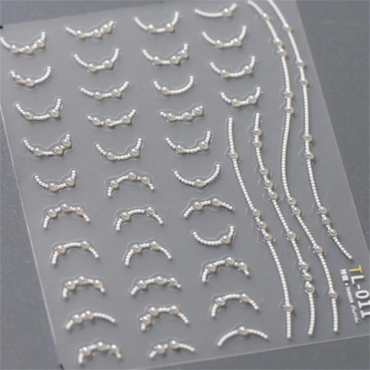 5D Pearl Lace Wave Chain Nail Art Stickers – Elegant White Decals Nail Art Stickers QXL 1pcs TL-011Pearl