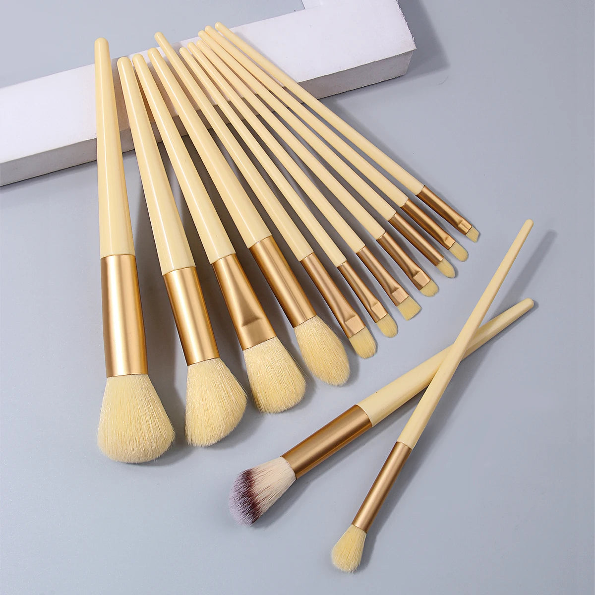 KOSSHOW 13-Pc Yellow Makeup Brush Set | Full Face Kit Makeup Brush Set QXL