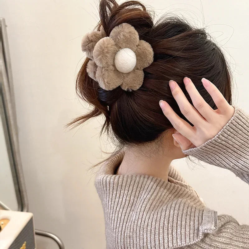 Plush Floral Shark Hair Claw Clip | Cute 9cm Versatile Hair Claw Clip QXL