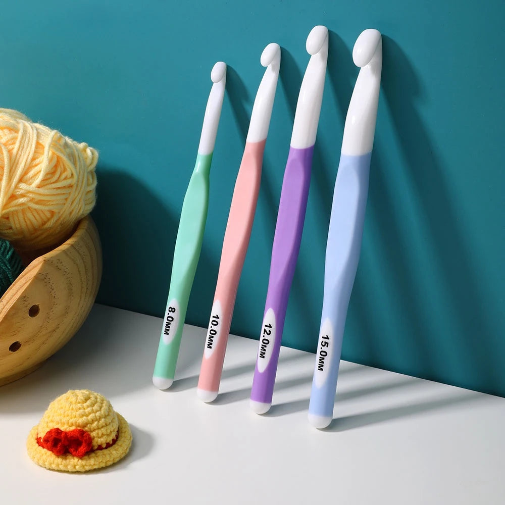 Ergonomic Crochet Hooks Set 4 Sizes 8–15mm | Soft TPR Grip Crochet Hook Set QXL