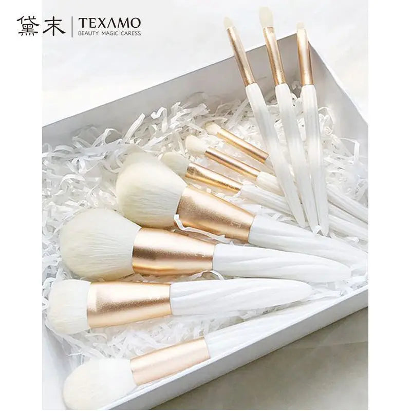 10-Piece Shell Pattern Makeup Brush Set | Pearl White Gift Box Makeup Brush Set QXL