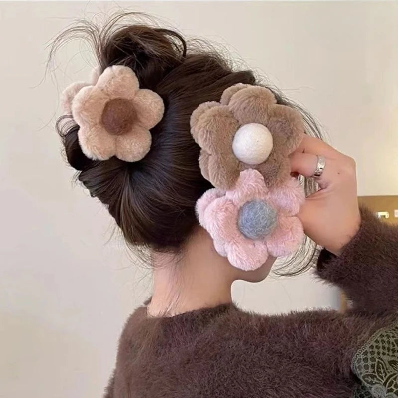 Plush Floral Shark Hair Claw Clip | Cute 9cm Versatile Hair Claw Clip QXL