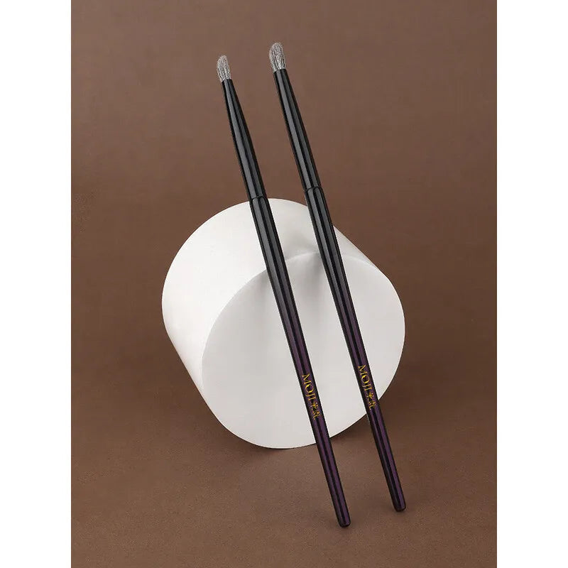 Moji M212 Detail Makeup Brush | Goat Hair Eye & Nose Eye Detail Brush QXL