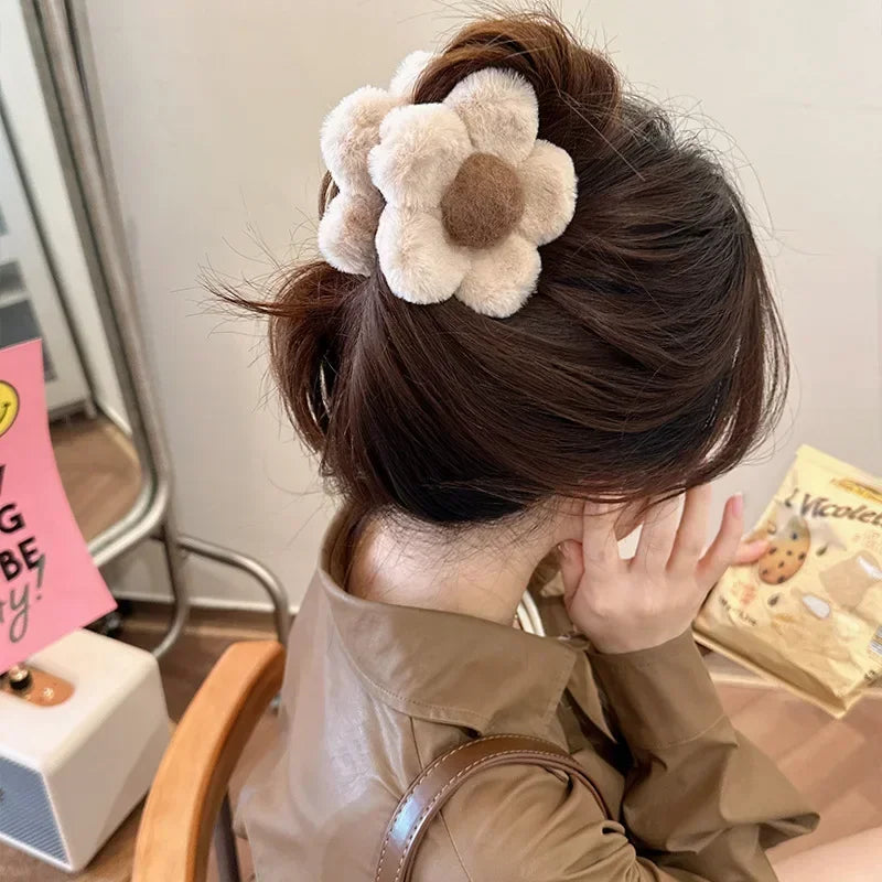 Plush Floral Shark Hair Claw Clip | Cute 9cm Versatile Hair Claw Clip QXL