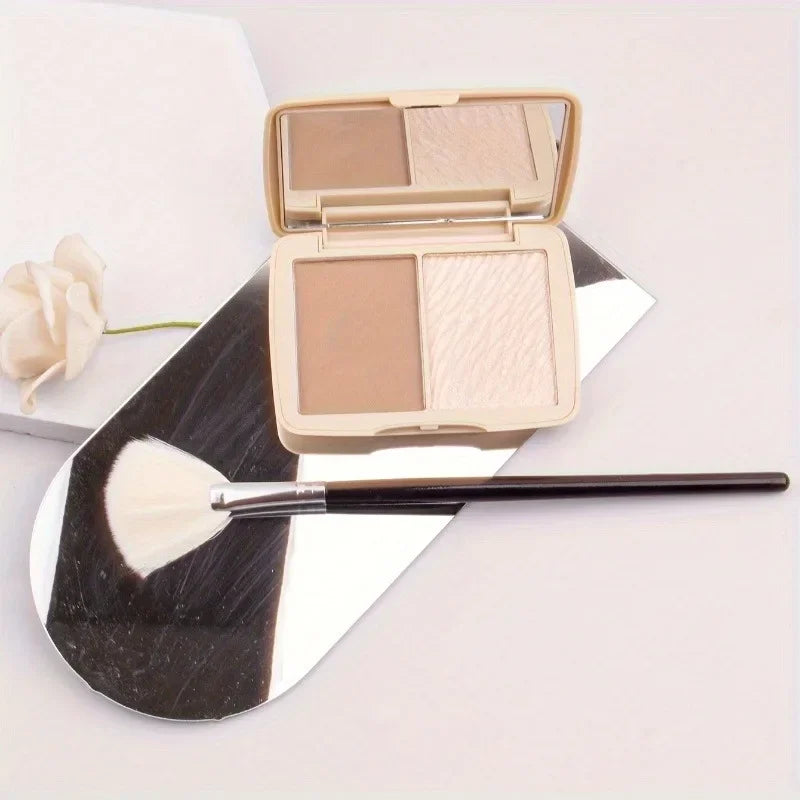 White Fan Highlighter Makeup Brush – Ultra Soft Fluffy Bristles Fan Highlighter Brush QXL