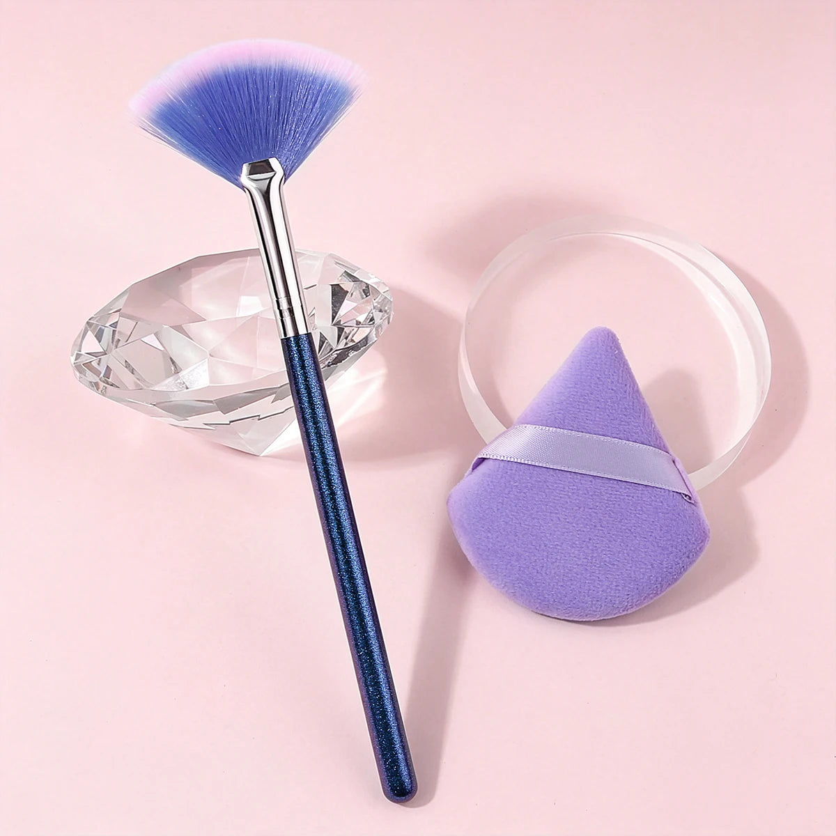 KOSSHOW Fan Highlight Brush & Makeup Puff 2-Piece Set Makeup Brush Set QXL