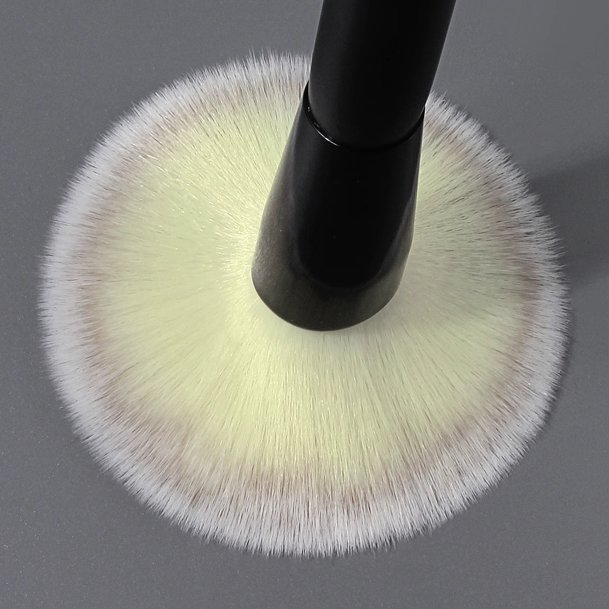 KOSSHOW 3-Pc Makeup Set: Powder Brush, Puff & Sponge Kit Makeup Brush Set QXL