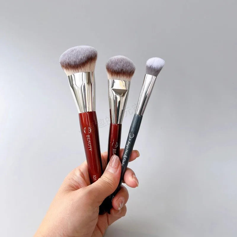 Contoured Foundation & Face Brush – Blush, Bronzer & Highlighter Makeup Face Brush QXL