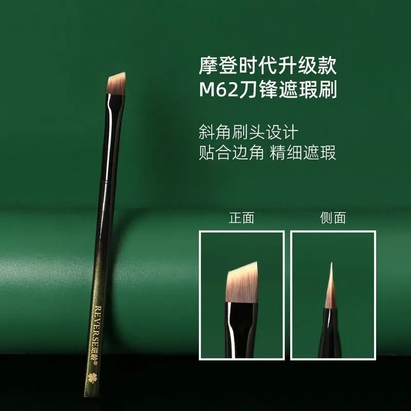 M62 Angled Flat-Head Concealer Brush | Seamless Blending Concealer Brush QXL