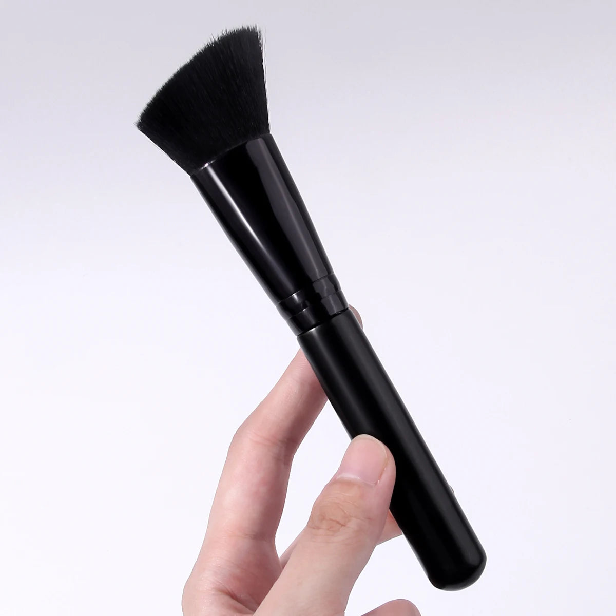KOSSHOW Slope Contour Blush Brush – Wood Handle Highlighter Contour Blush Brush QXL