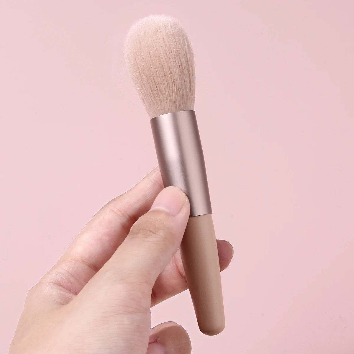 KOSSHOW Fluffy Blush Brush – Blush, Bronzer & Highlighter Blush Makeup Brush QXL