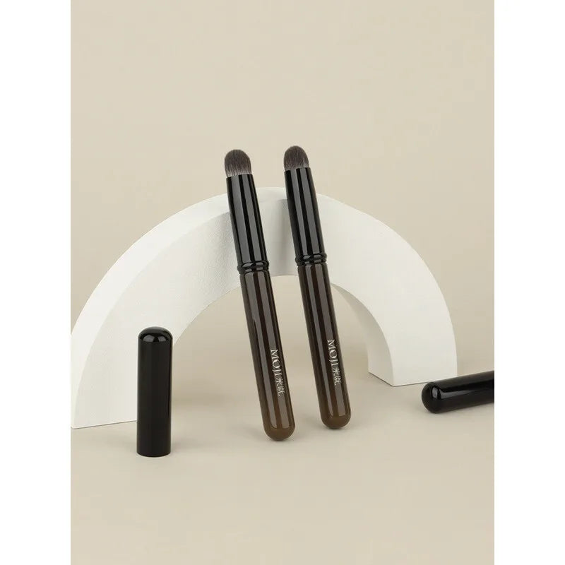 L40 Round-Head Lip Brush | Wool Fiber Lipstick Smudge Tool Lip Makeup Brush QXL