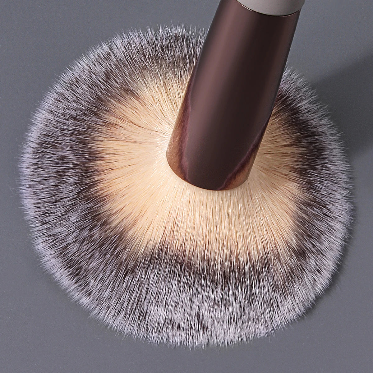 KOSSHOW Large Blush Brush – Tri-Color Gradient Bronzer Highlighter Blush Makeup Brush QXL