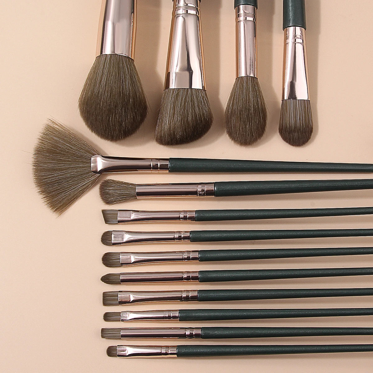 KOSSHOW 18-Pc Makeup Brush Kit with Sponges & Puffs Makeup Brush Set QXL